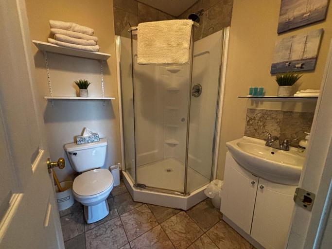 Bathroom, Irish Mountain Suites, Grey