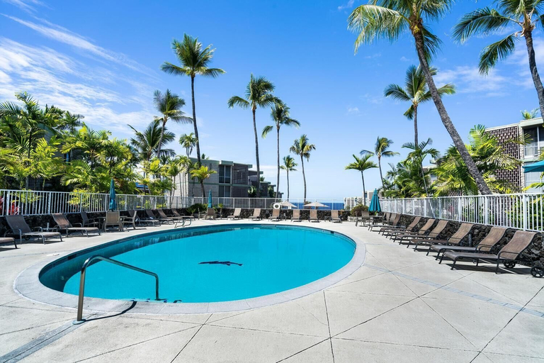 Pool 4, Alii Villas#303 Fully Remodeled Top Floor Unit!, Hawaii