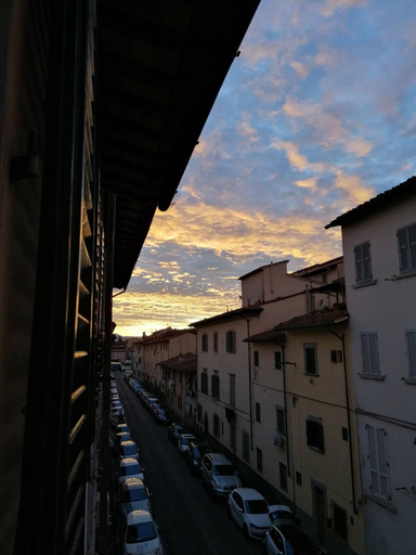 Others 5, The Hamilton House, Florence