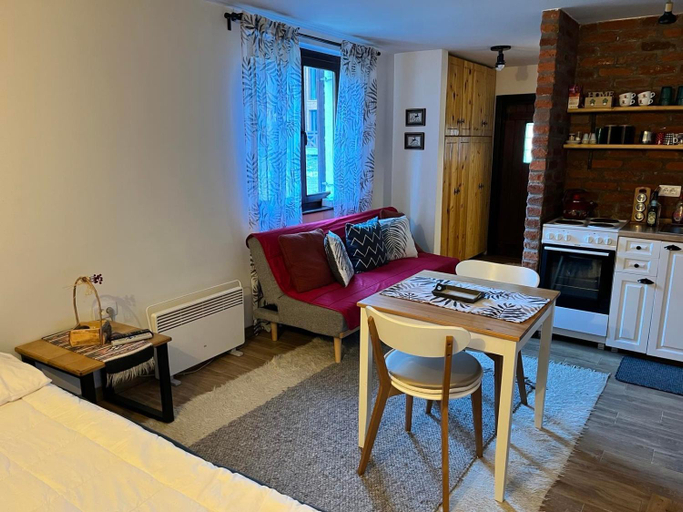 Others 2, Apartmani Pahulja, Istočno Sarajevo