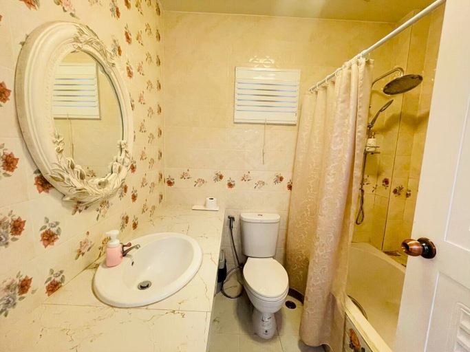 Bathroom 5, Pangsung House, Doi Saket