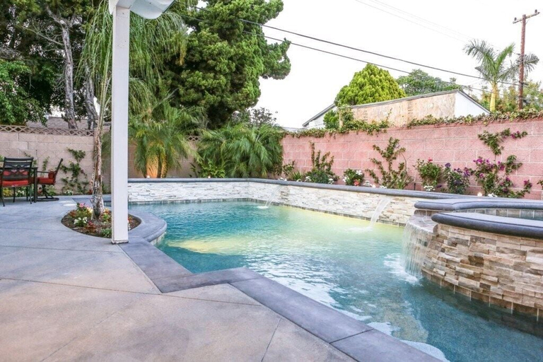 Sport & Beauty 5, Fantastic 6 bedroom 4 bath Pool Home, Orange