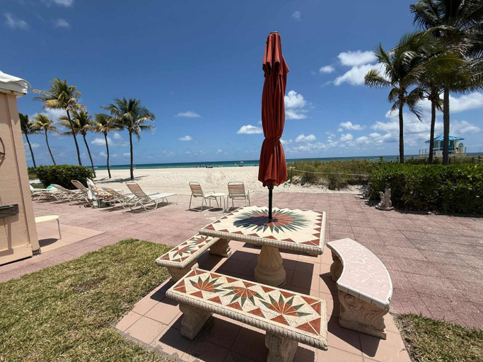 3, Waterfront Boutique Retreat in Hollywood Beach, Broward