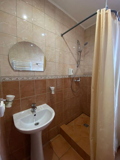 Bathroom 3, Oksamit Resort, Nadvirnians'kyi