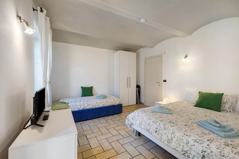 Bedroom 2, B_B La Rugiada, Asti