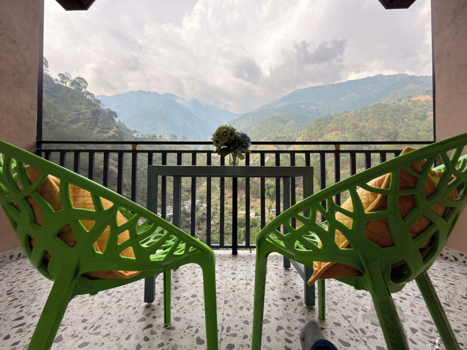 Property grounds 4, Pahadi Sukoon - A frame Cottages, Kangra