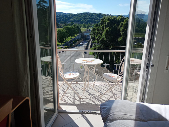 Others 3, Home & B, Arezzo