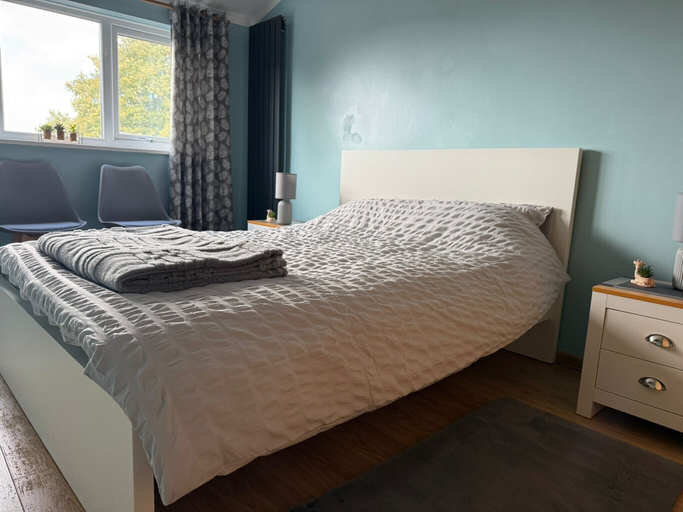 Room 2, Studio- Sleeps 2- Free Wifi- Luxury Shower, Birmingham