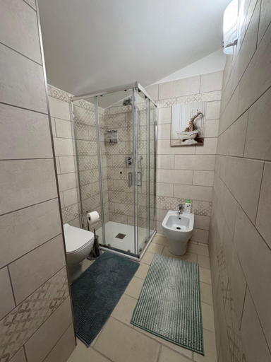 Bathroom 1, Sentiero Degli Ulivi Mascia, Caserta