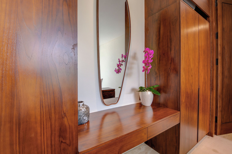 Wardrobe, Tama House, Badung