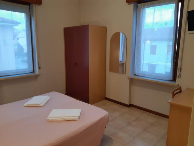 Bedroom 2, Hotel Ristorante Lilia, Verona