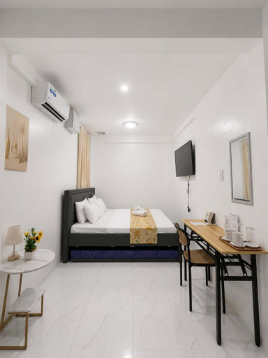 Bedroom 5, Legends Hotel & Restaurant, Lemery