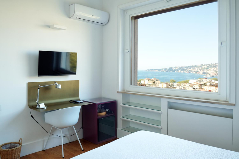 Bedroom 4, Terrazza Monteroduni 16, Napoli