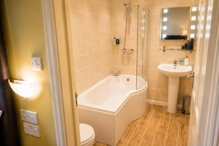 Bathroom 3, Wakefield Limes Lodge, Leeds