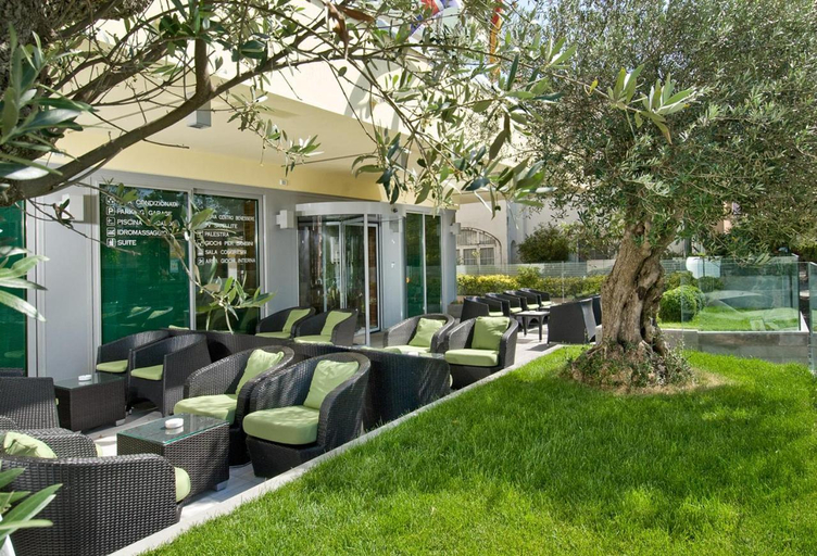 Exterior & Views 2, Madison, Rimini