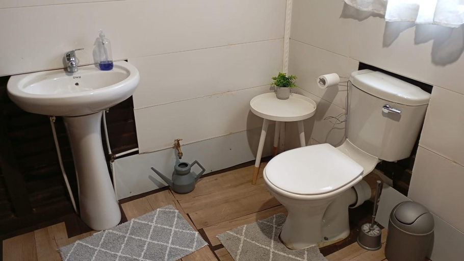 Bathroom 3, Wanderlust Bergville, Uthukela