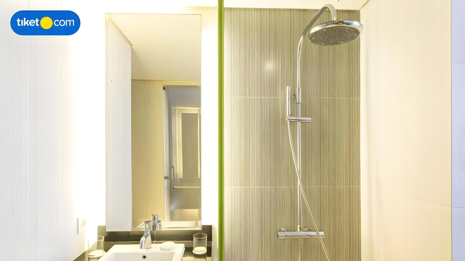 bathroom 12