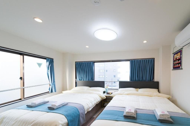 Room 2, HighFive Guest house, Kita