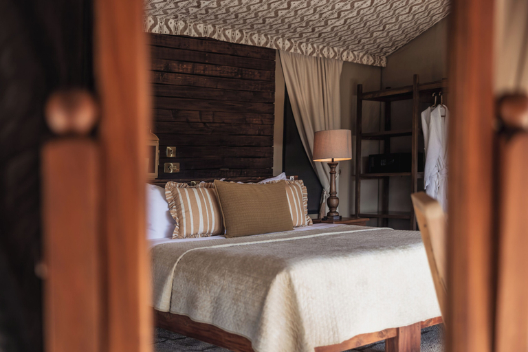 Bedroom 3, Elewana Lewa Safari Camp, Buuri