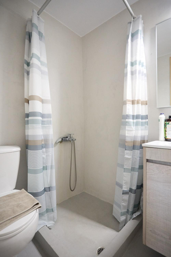 Bathroom 2, Thea Apartments, North Aegean