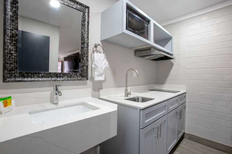 Bathroom 4, The Inn on 66 Flagstaff, Coconino