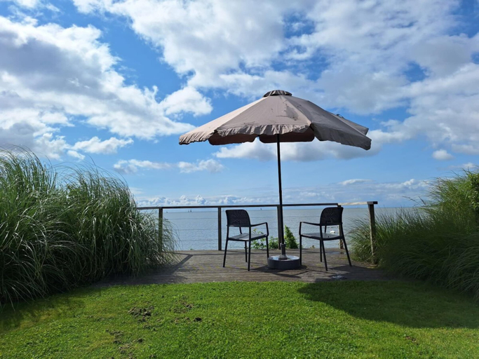 Property grounds, Pavilion Waterfront 6, Stede Broec