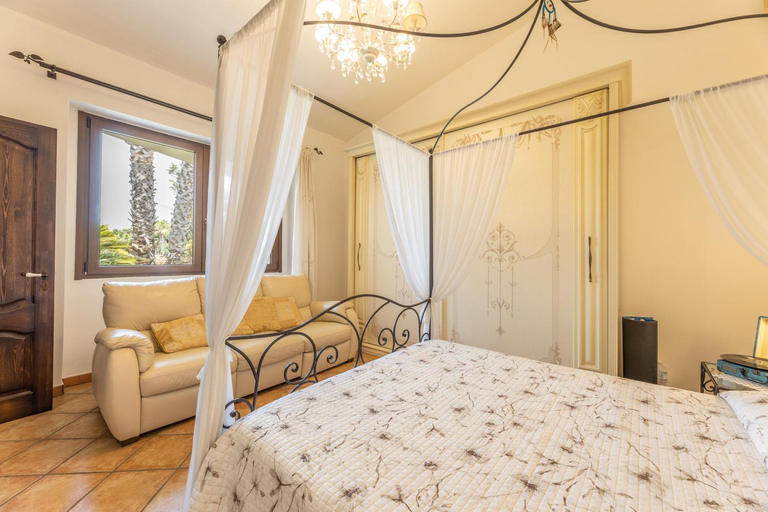 4, Villa Cassandra, Lecce