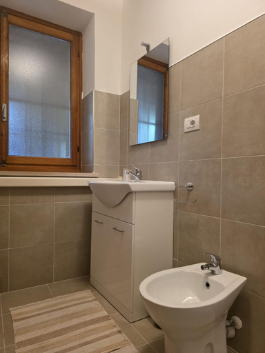 Bathroom 2, L'Albore, Cuneo