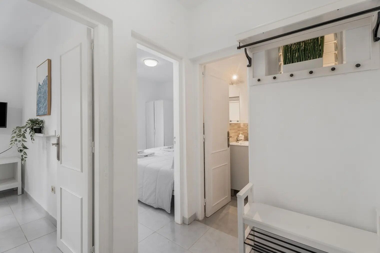 Room 4, Charming 1-bedroom Apartment With Ocean View in Arona, Santa Cruz de Tenerife