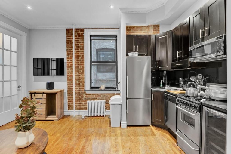 Private kitchen 5, NYC Apartment 336-A4, New York