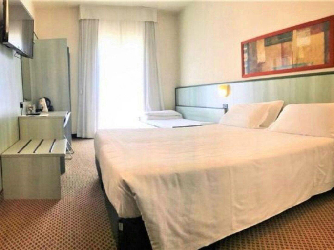 Bedroom 3, Hotel Principe di Piemonte, Rimini