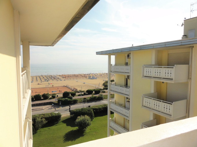 Others 4, Bibione Apartment With Side sea View, Venezia