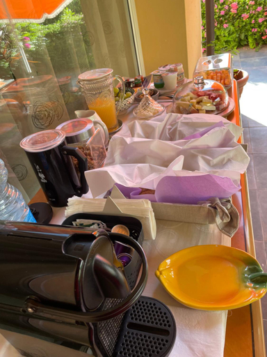 Food & Drinks