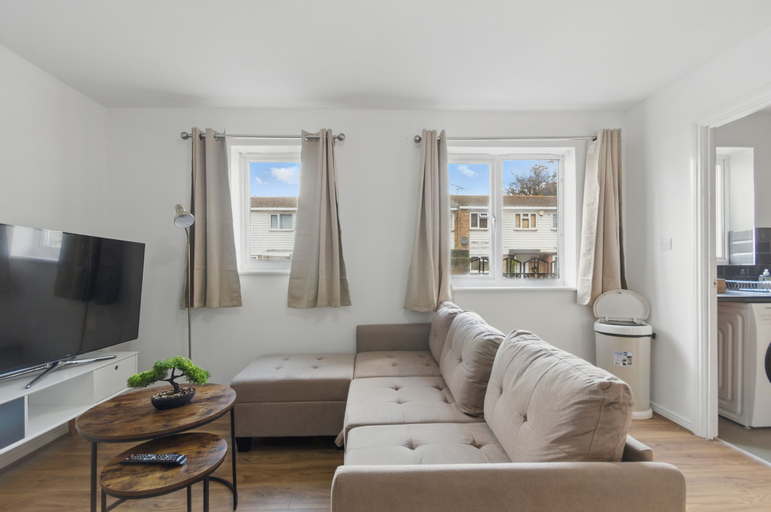 Living area 2, Two Bed Serviced Apartment, London