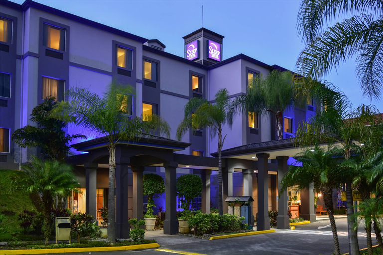 Exterior & Views
