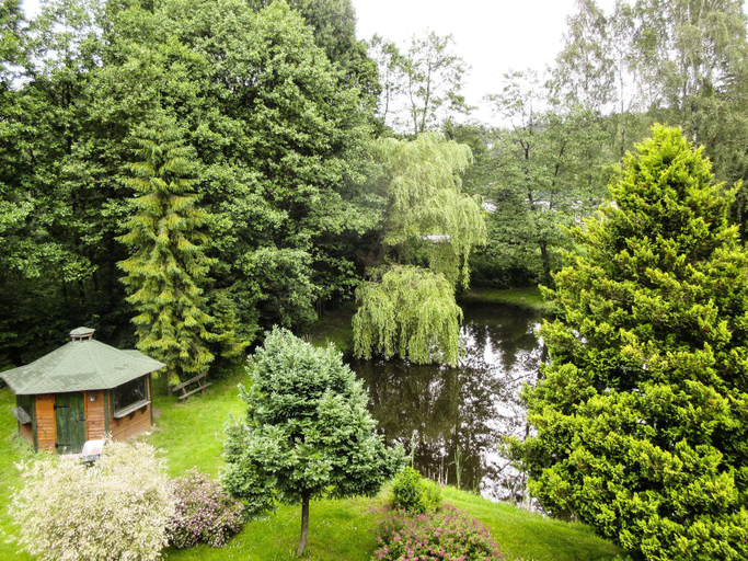 3, Quaint Cottage in Szymbark with Pond, Kartuzy