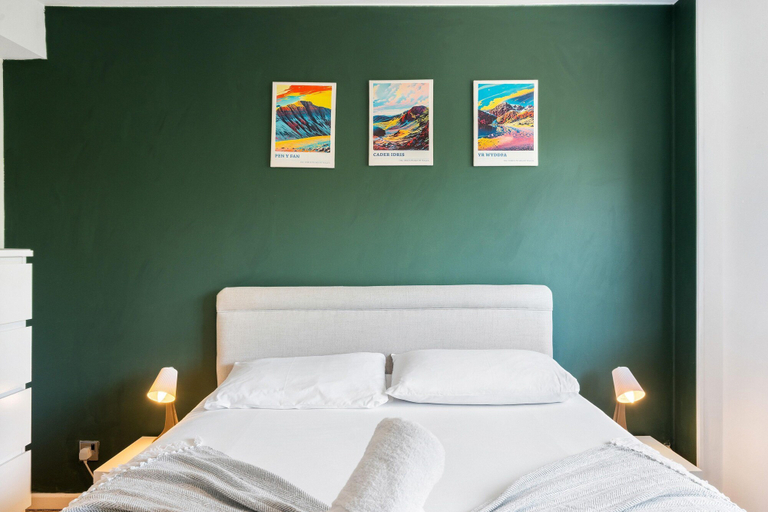 Room 3, Simply Hidden Garden Parking By My Getaways, West Sussex