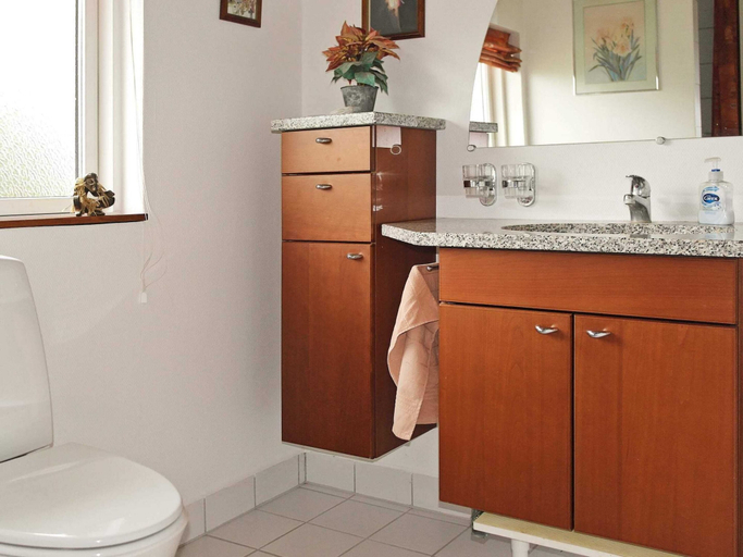 Bathroom, 5 Star Holiday Home in Storvorde, Aalborg