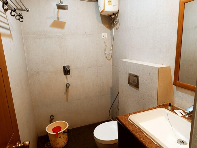 Bathroom, Hotel Pardesi Cardo, Saharsa