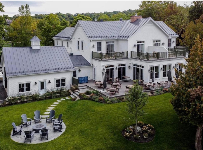 2, Auberge McGowan, Memphrémagog