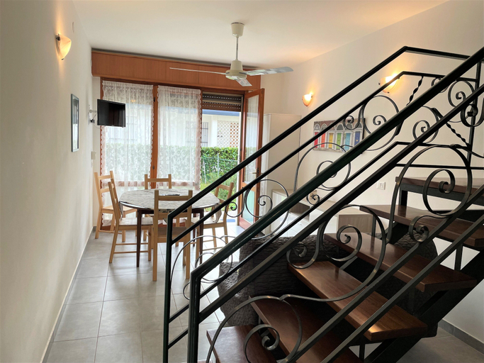 Living room, Bibione Modern Flat With Outdoor Space, Venezia