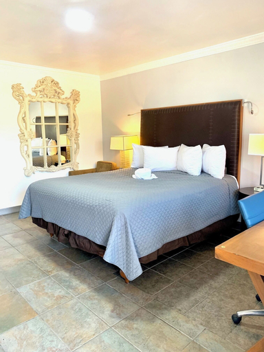 Room 5, HOTEL BOUGAMBILIAS RESORT INN, Tecate