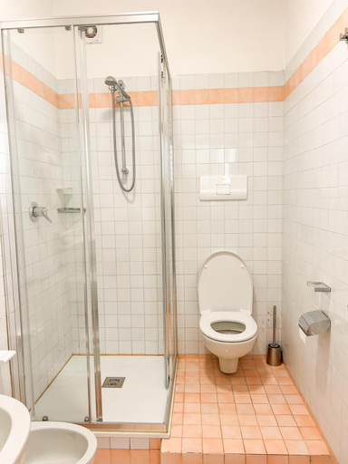 Bathroom 2, Moniga Resort, Brescia
