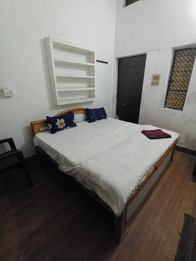Room 2, BABA HOME STAY, Varanasi