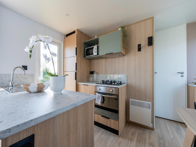 Kitchen 4, Caravan Bredene by the sea, West-Vlaanderen