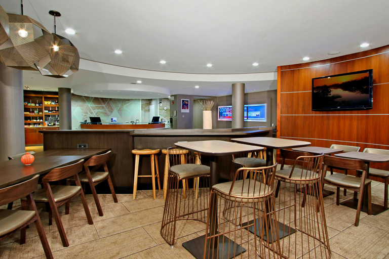 Food & Drinks 4, SpringHill Suites by Marriott Madera, Madera