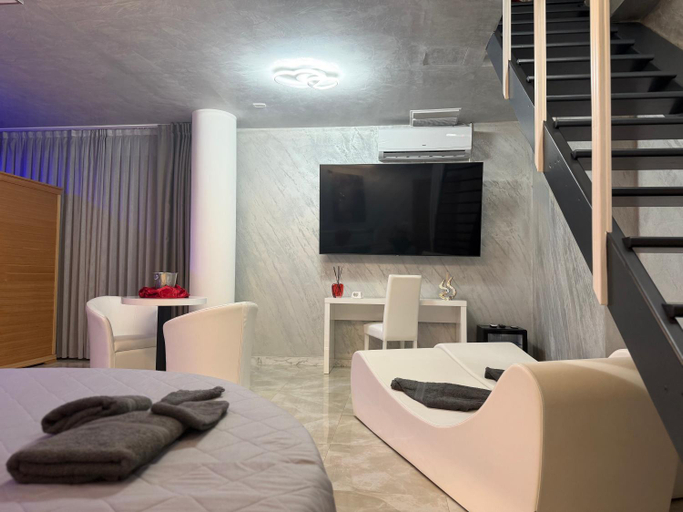 Others 3, B&B Luxury Room e Spa, Foggia