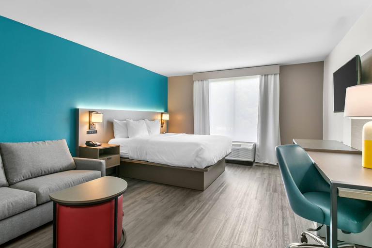 Bedroom 3, Comfort Inn & Suites, Hall
