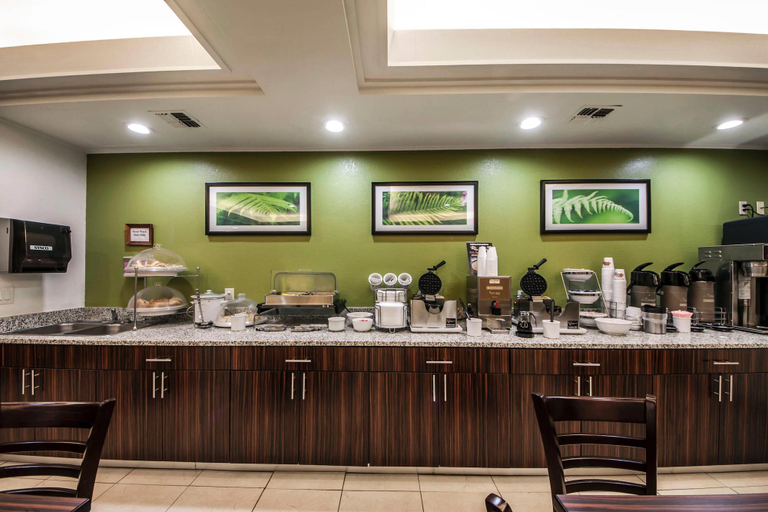 Food & Drinks 5, Sleep Inn & Suites Central/I-44, Tulsa
