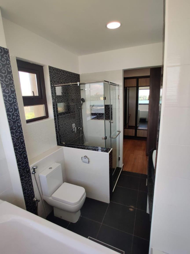 Bathroom 2, English Point Residence Beach Apartments Mombasa, Nyali